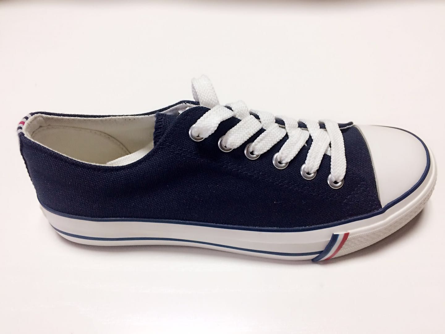 2018 Best Quality Casual Footwear and Comfortable Canvas Sporting Shoes