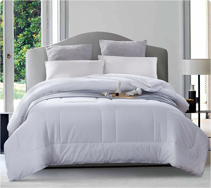 Premium All Seasons Polyester Comforter