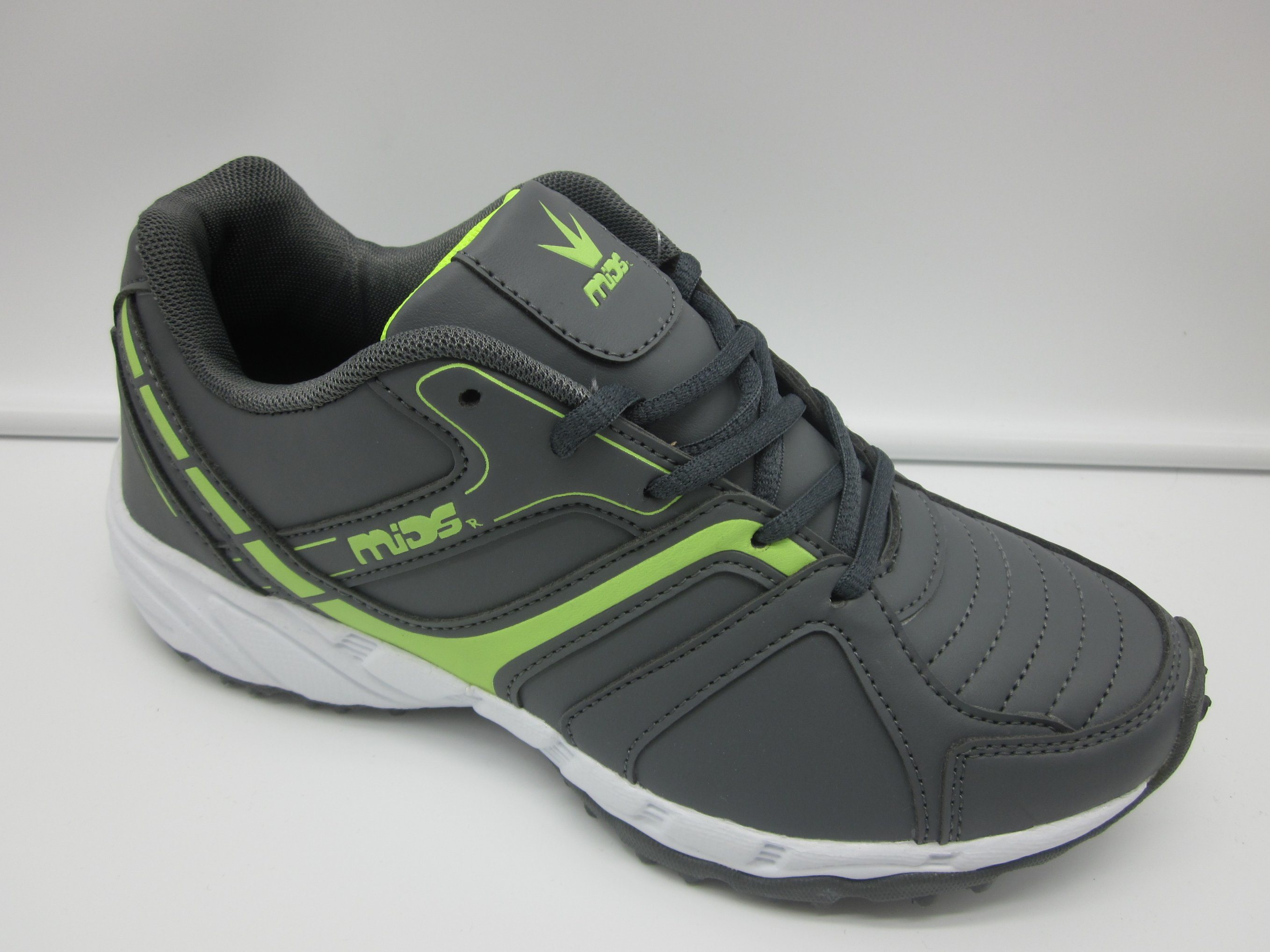 Athletic Functional Shoes Cricket Baseball Shoes with Men