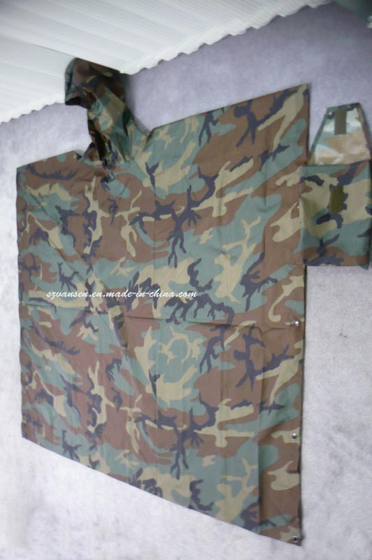 Light Reusable Camouflage PVC Poncho/Rain Poncho with PU Coating