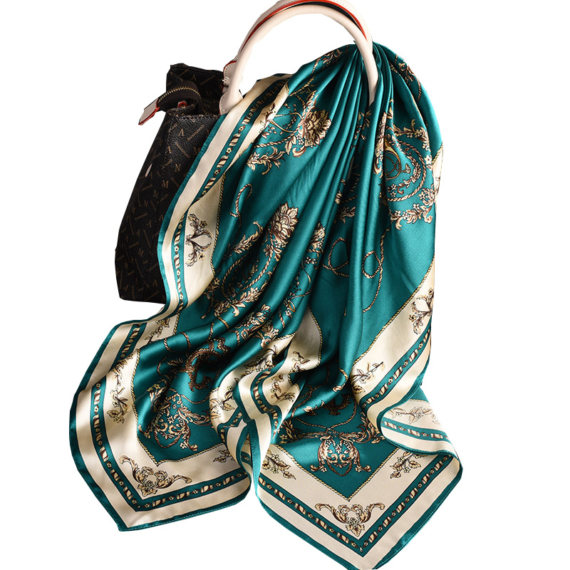 2018 New Design Digital Printing Square Silk Satin Lady Scarf