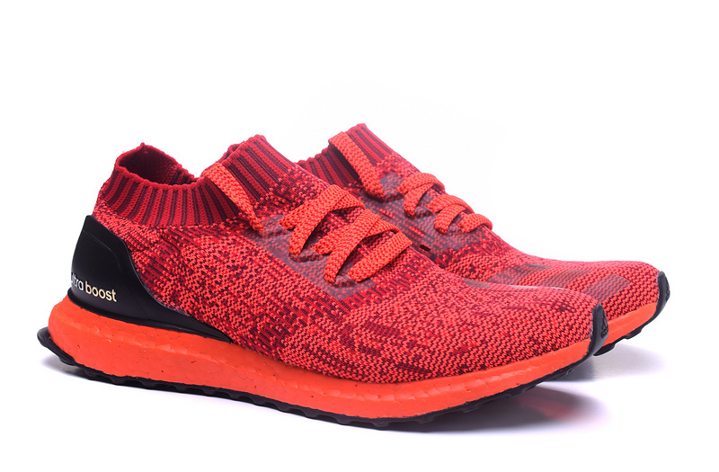 Warm Red Color Men Ultra Boost 1: 1 Sport Shoes with High Quality