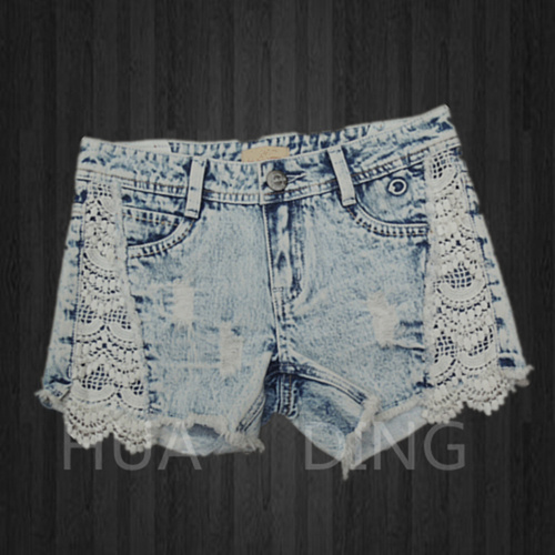 New Fashion Design Ladie's Short Jeans with Lace (HDLJ0052)