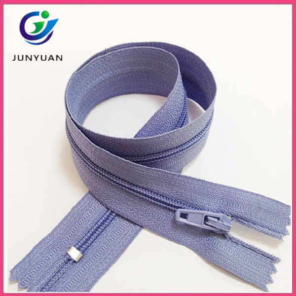 Closed-End Nylon Zipper with Standard Puller
