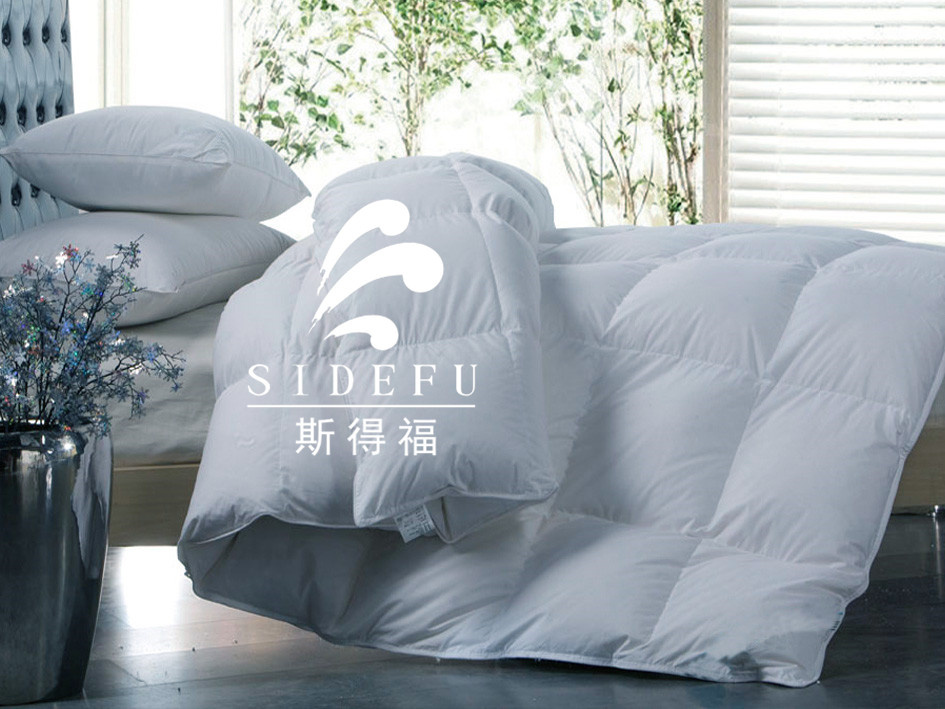 Five-Star Hotel Luxury Down and Feather Duvets Comforters in Quilt