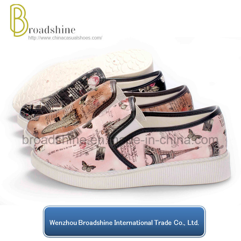 Slip-on Women Shoe with Printing and Embossing PU