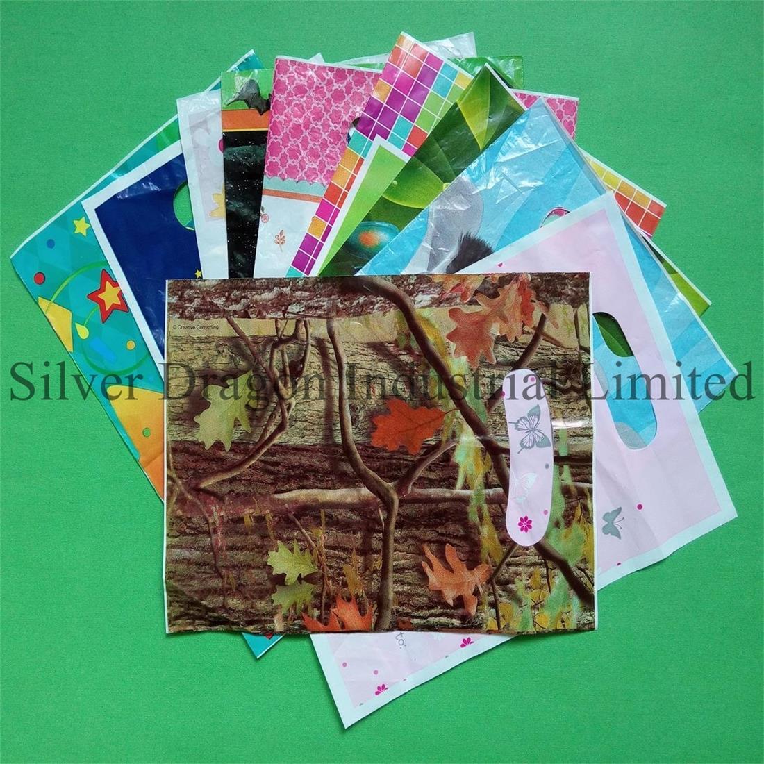 Wholesale LDPE Handle Gift Packing Bag with Colorful Printing