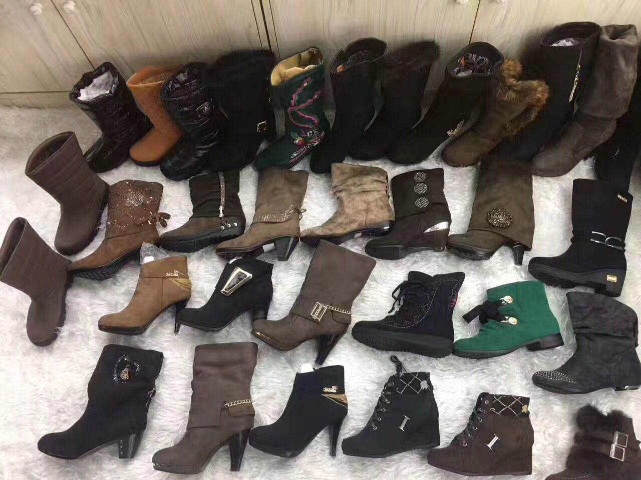 Boots for Woman in Stock