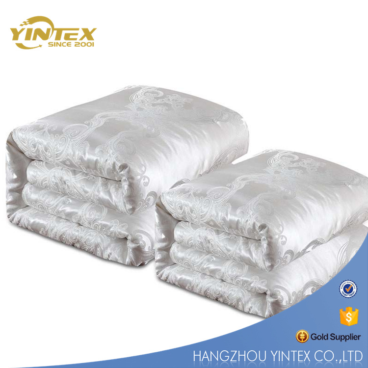 Chinese Luxurious Mulberry Natural Silk Quilt Comforter Silk Duvet with Jacquard Cotton Cover