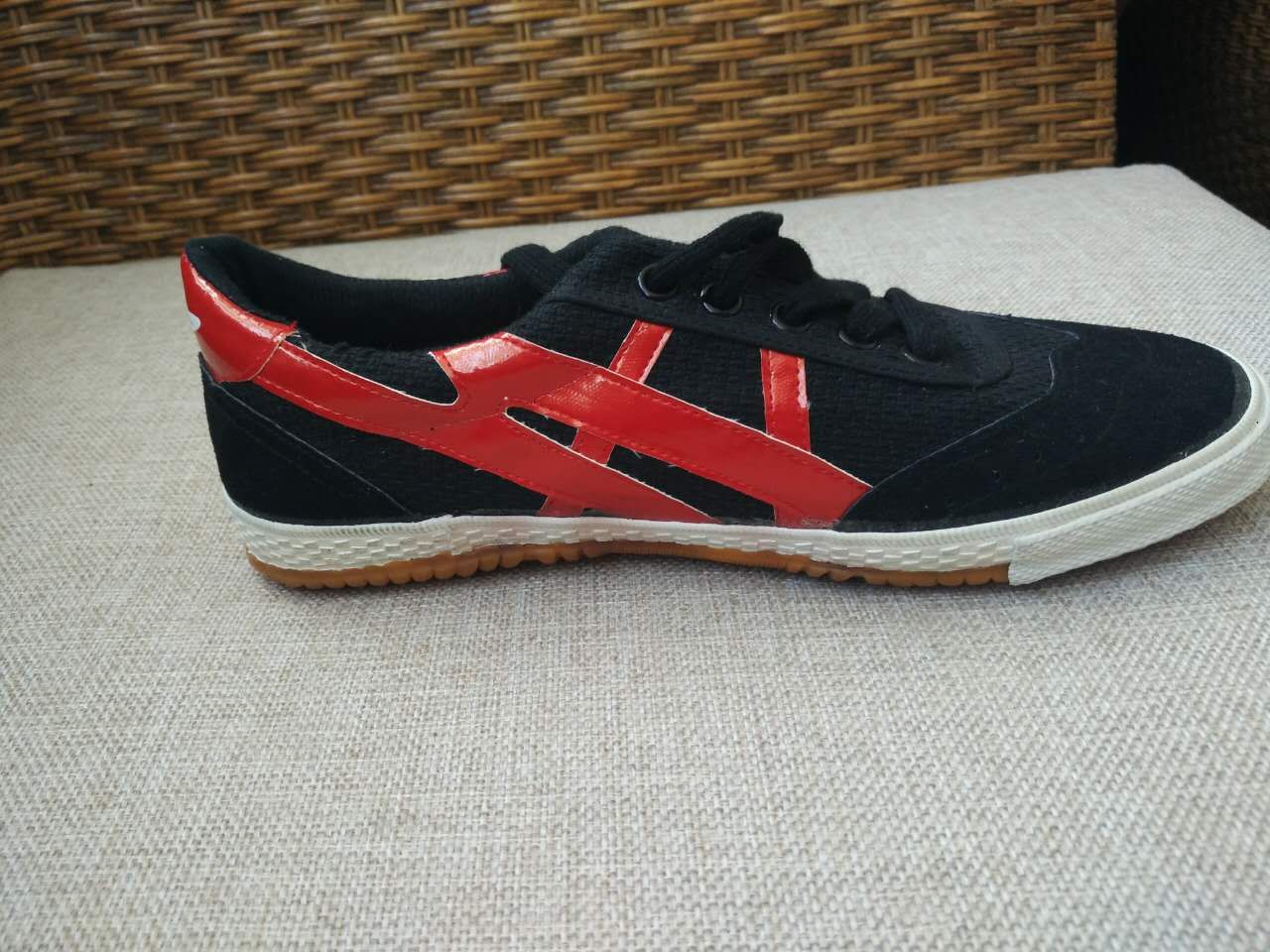 Best Quality and Popular Variety Ruuber Shoes