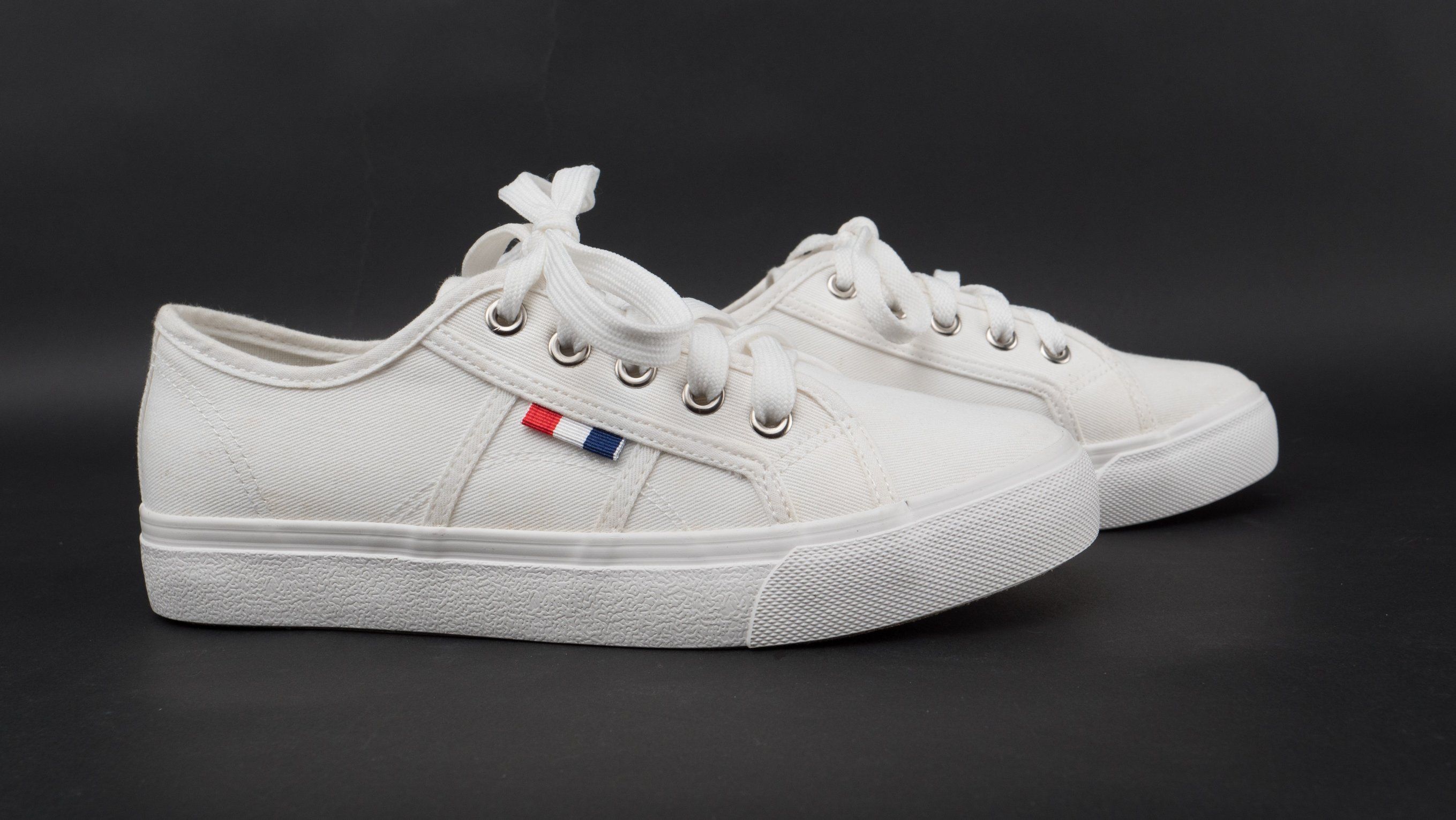 2018 Fashion and Comfortable Canvas Sporting Rubber Shoes