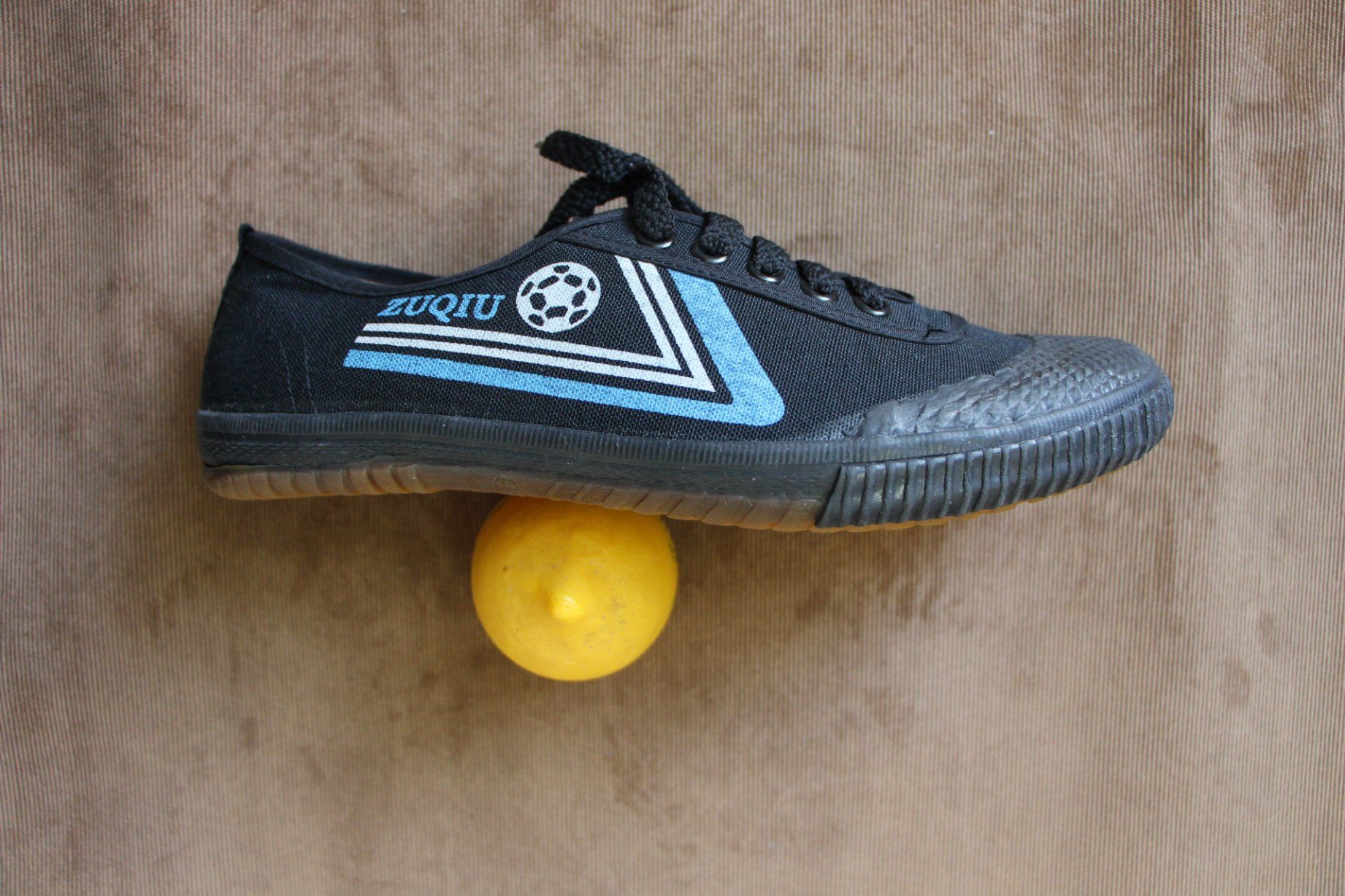 Breathable and Classical Canvas Sports Shoes Rubber Solefor Unisex