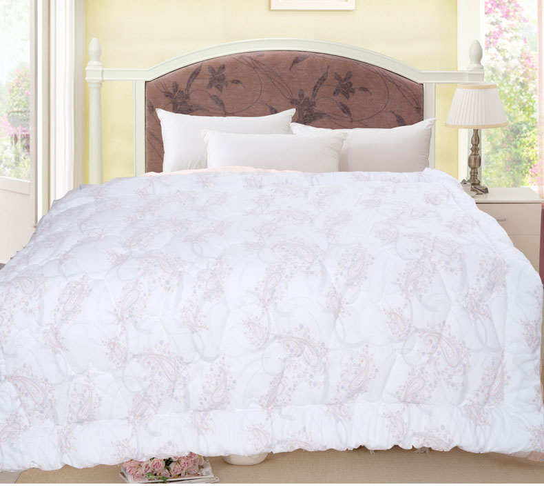 New Design Comfortable Quilt with Top Grade Printing