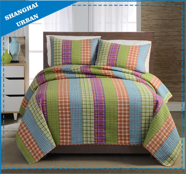 Bright Plaid Stripe Printed Polyester Quilt Set
