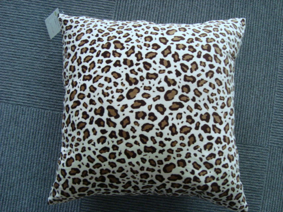 Home Decorater Comfort Filling Cushion Leopard Pattern