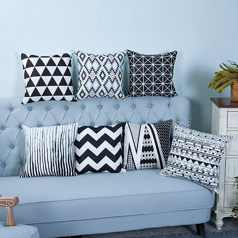 Digital Print Decorative Cushion/Pillow with Ikat Geometric Pattern (MX-20)