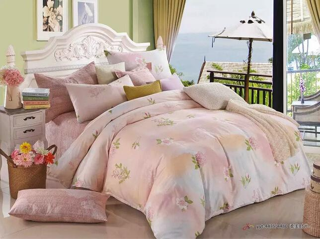 Light Color Style High Quality Bedding Set