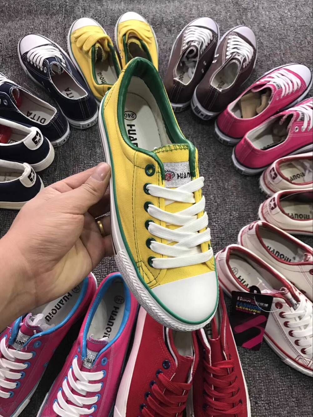 Good Price Casual Shoes in Stock Many Color