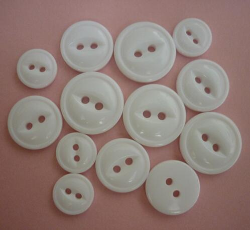 China Factory Resin White Fish-Eye Button