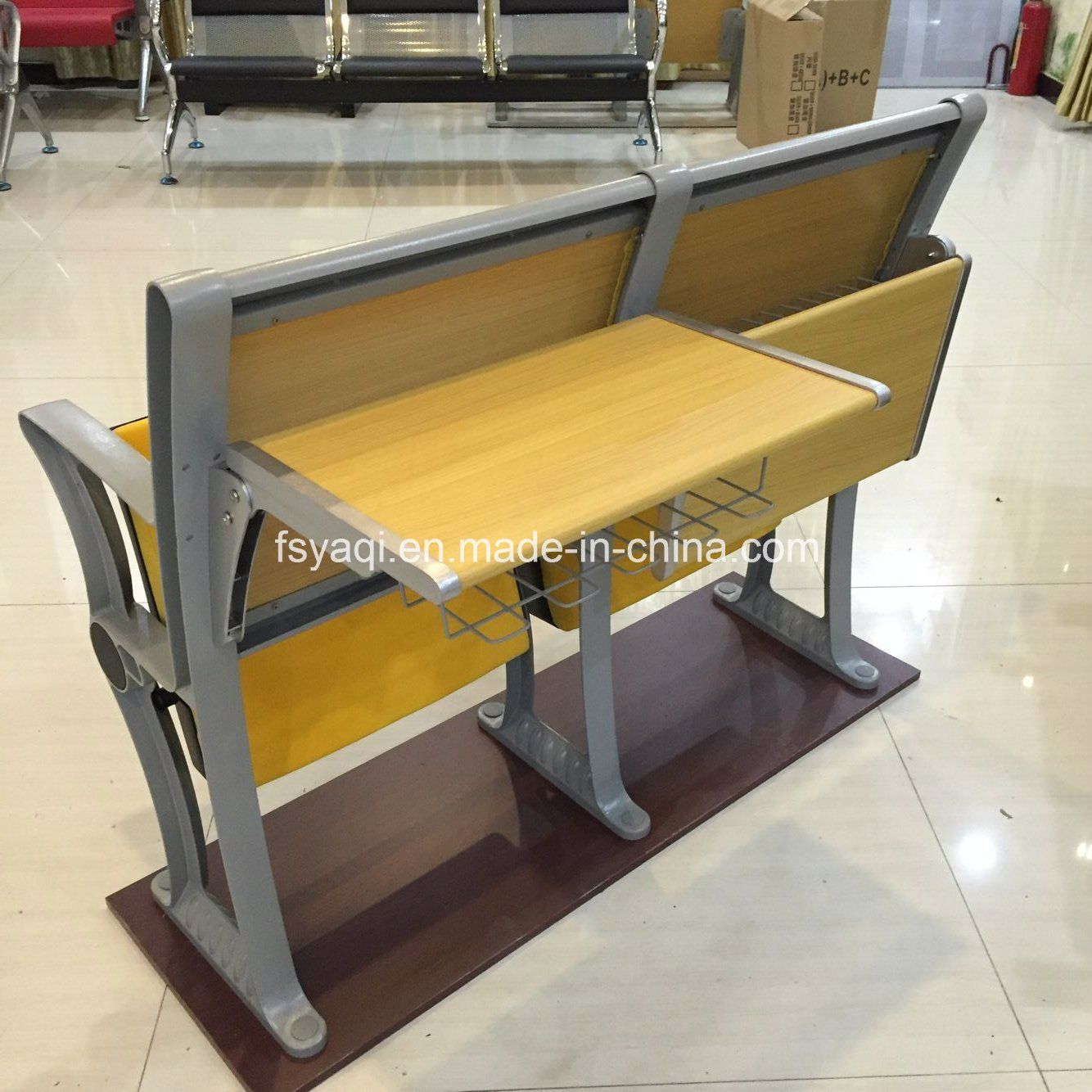 Alunimium Alloy with Cushion and Armrest Classroom Furniture (YA-012N)