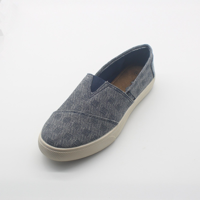 Cheap Price Canvas Shoes with Many Colors