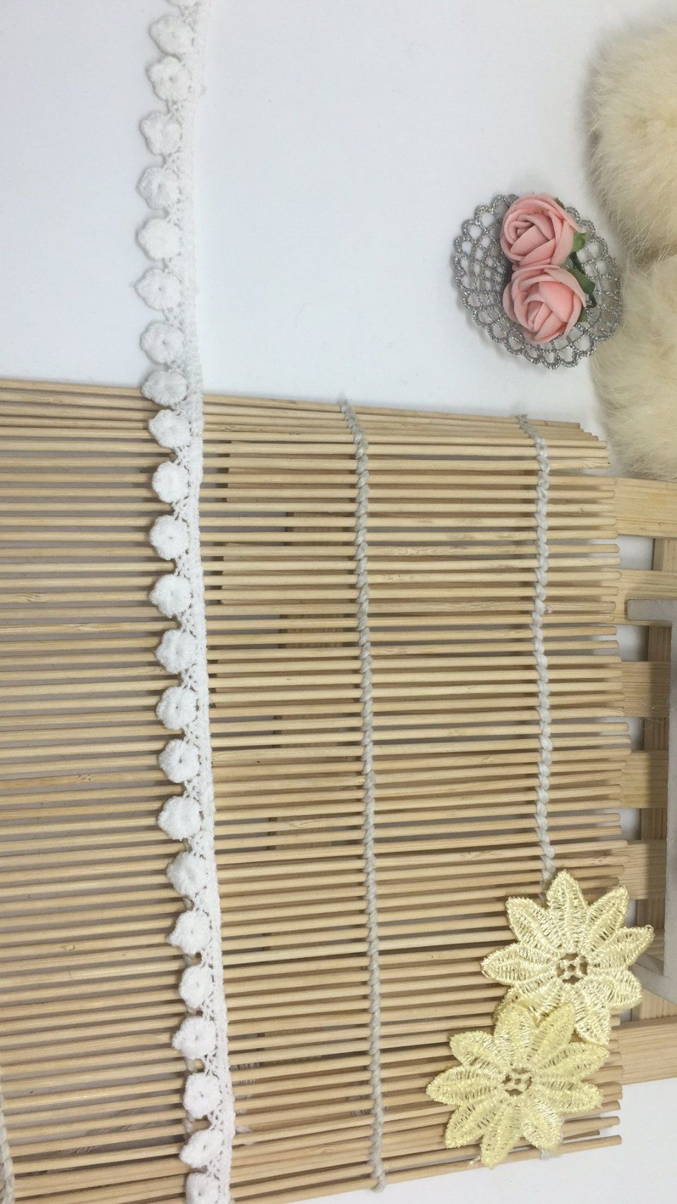 New Design Factory Stock Wholesale 1.3cm Width Embroidery Micro Fiber Trimming Fancy Lace for Garments Accessory & Home Textiles & Curtains