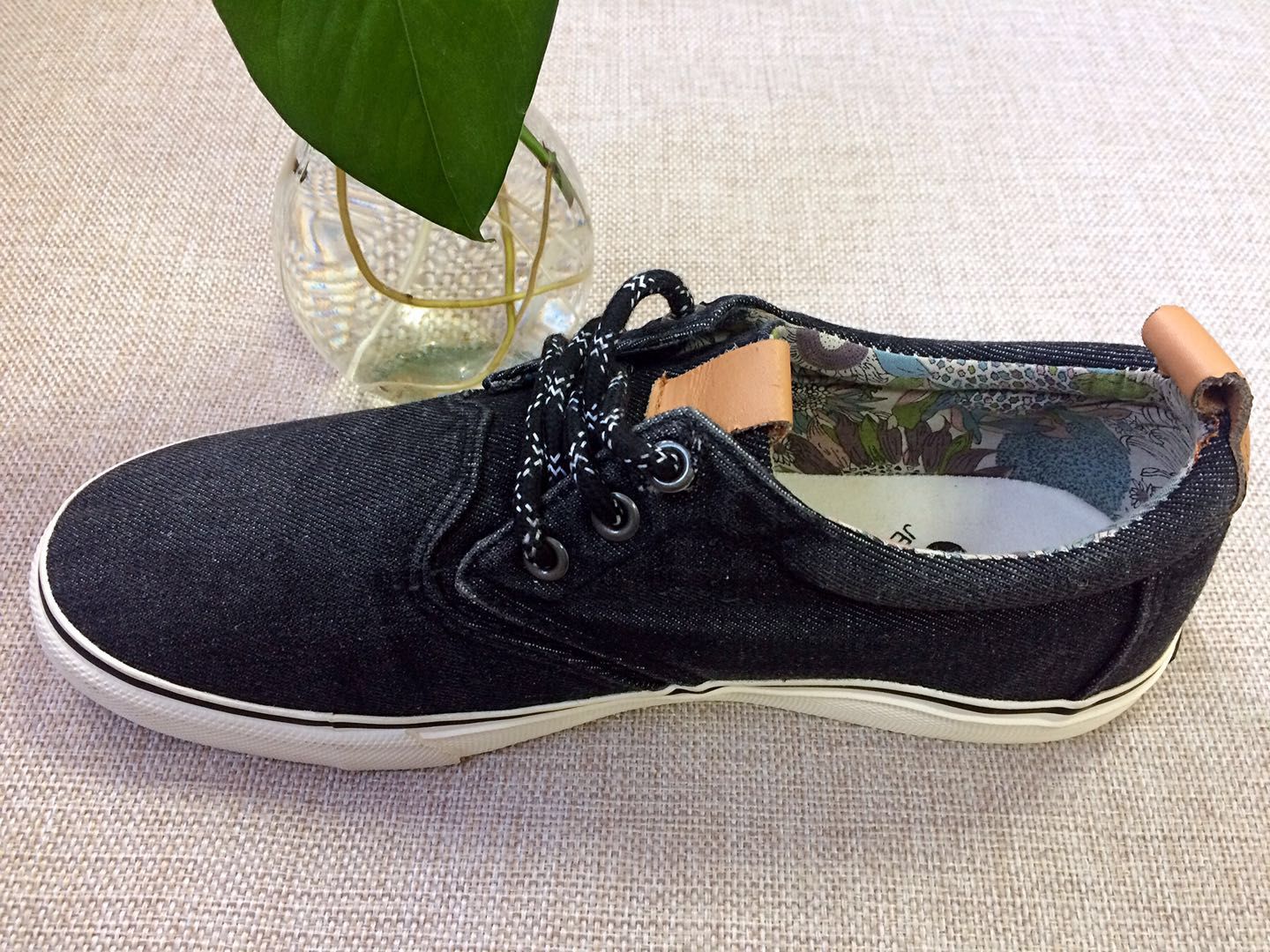 2018 High Trend Canvas Fashion Sporting Men Shoes