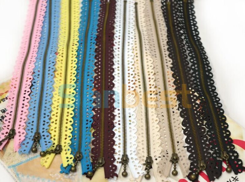 Metal Lace Zipper with Special Design Slide