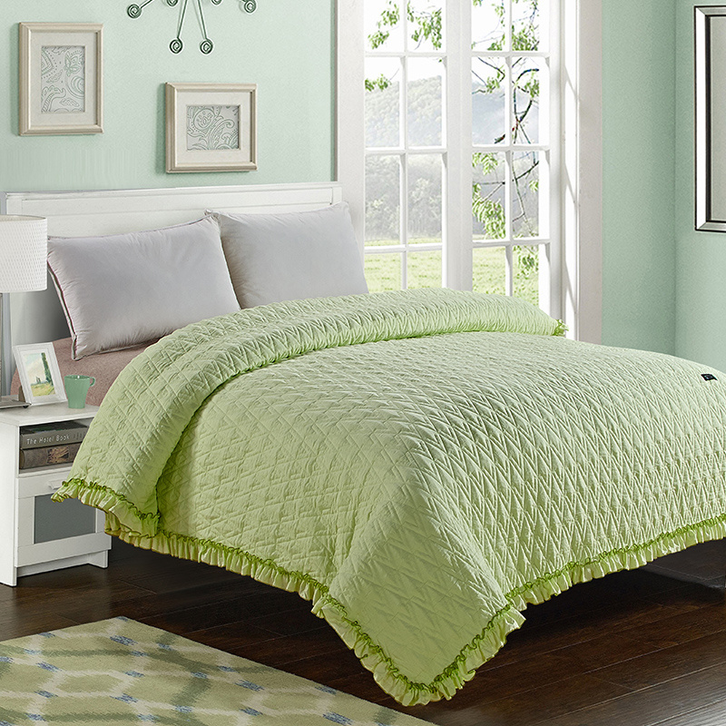 Thin Microfiber Queen Size Printed Bedding Coverlet Set