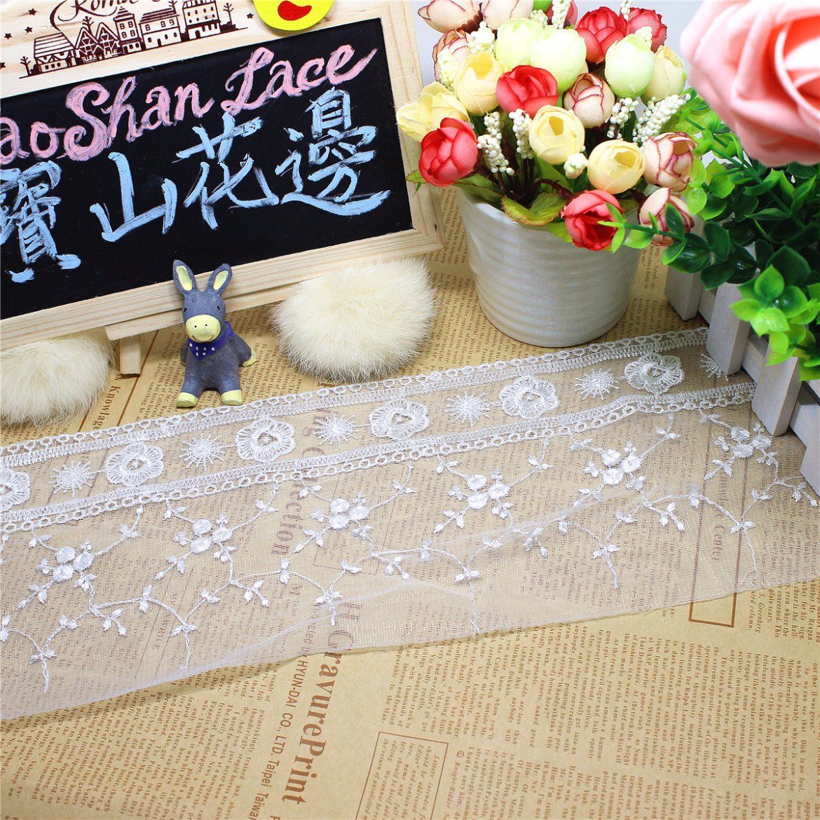 New Design Factory Stock Wholesale Embroidery Nylon Net Lace Polyester Embroidery Trimming Fancy Mesh Lace for Garments Accessory and Home Textiles