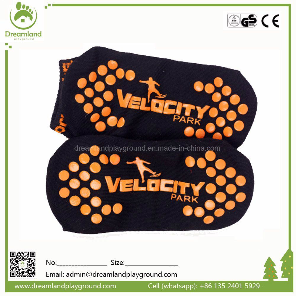 Customized Anti Slip Socks Trampoline Park Grip Sock with Your Logo