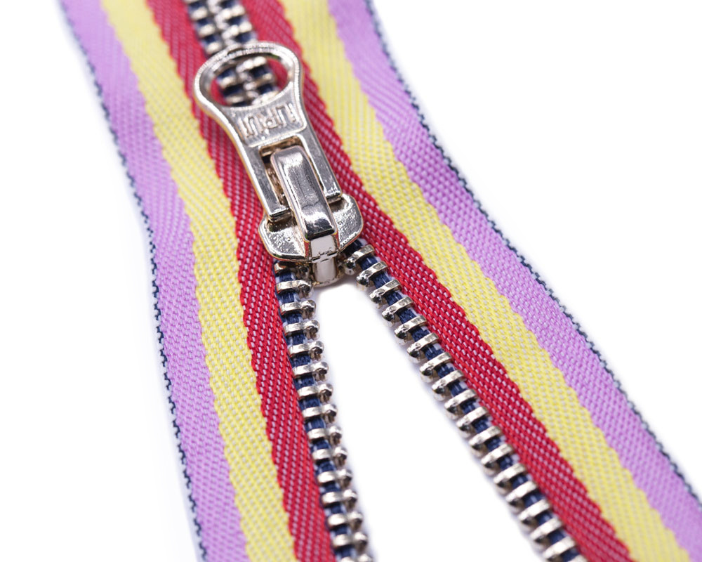 Metal Zipper with Thumb Puller and Colored Tape/Top Quality
