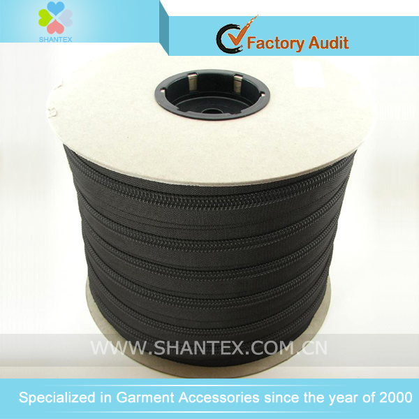 Nylon Long Chain Zipper in Bobbin