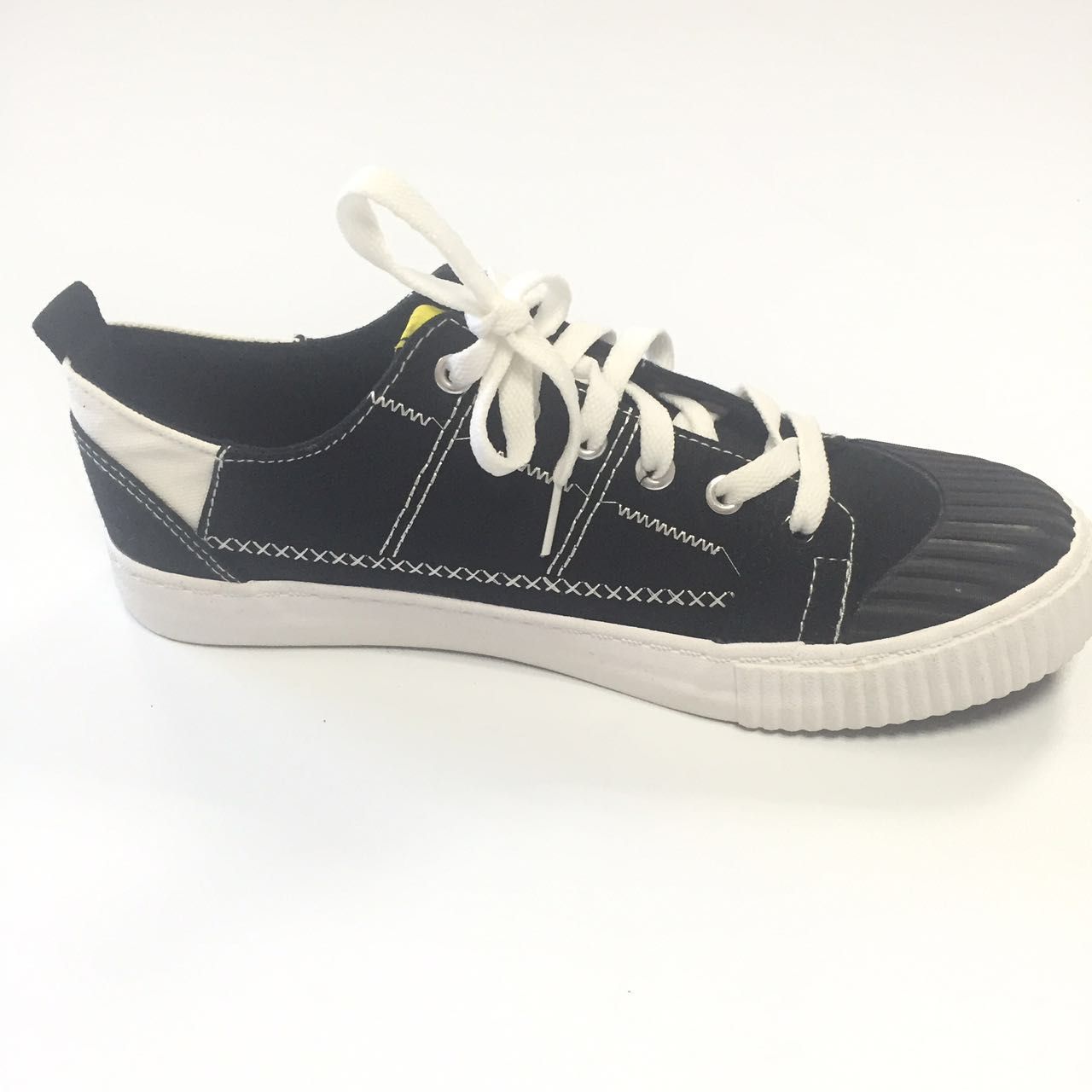 Fashion Casual and Comfortable Canvas Shoes