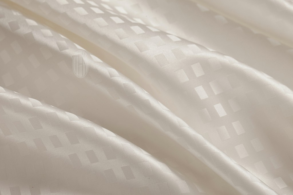European Style Quality Oeko-Tex Elegance Seamless Sheet Silk Bedding Set Bed Linen
