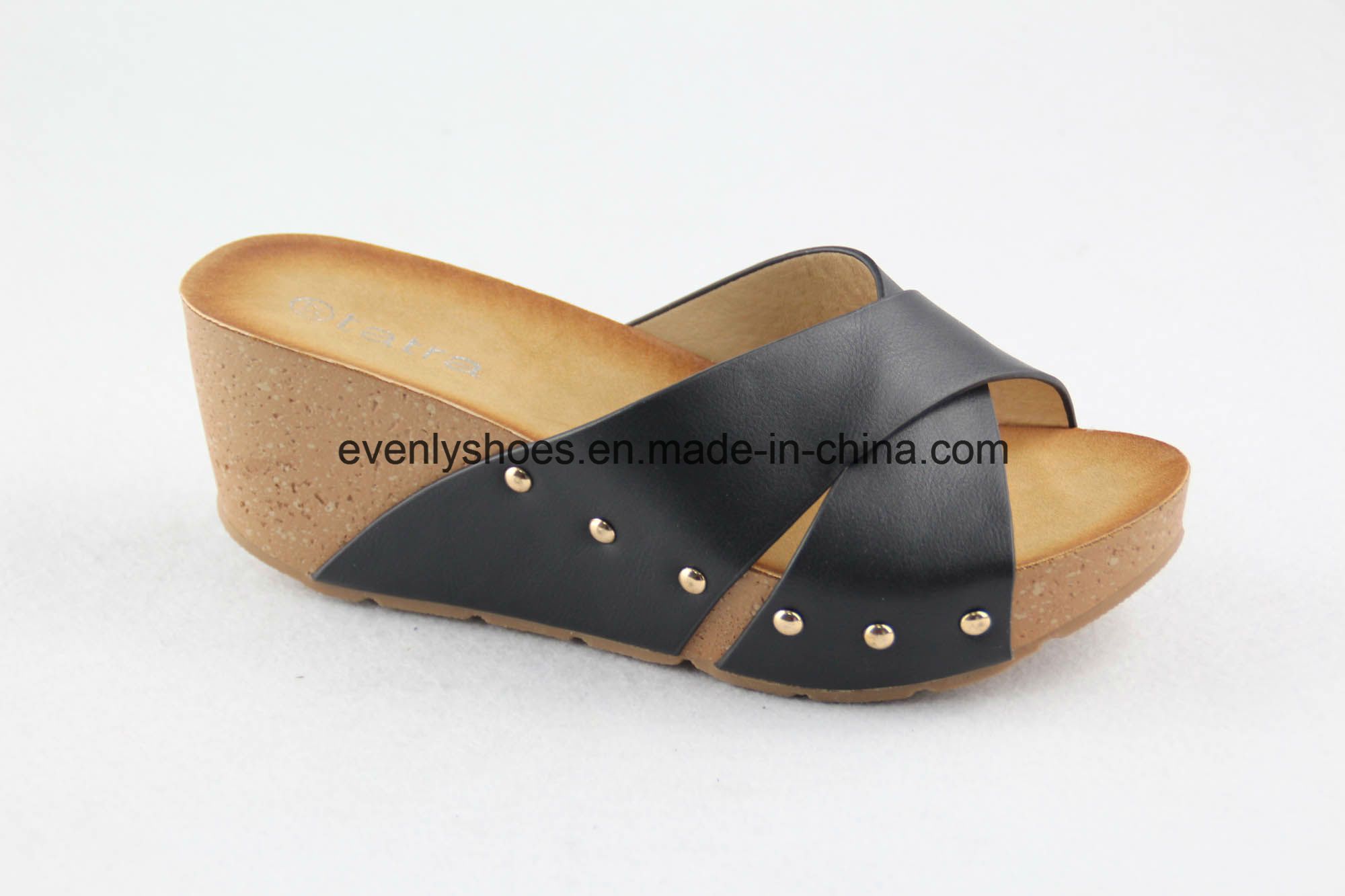 New Arrival Lady Beach Sandal with Flat Heel