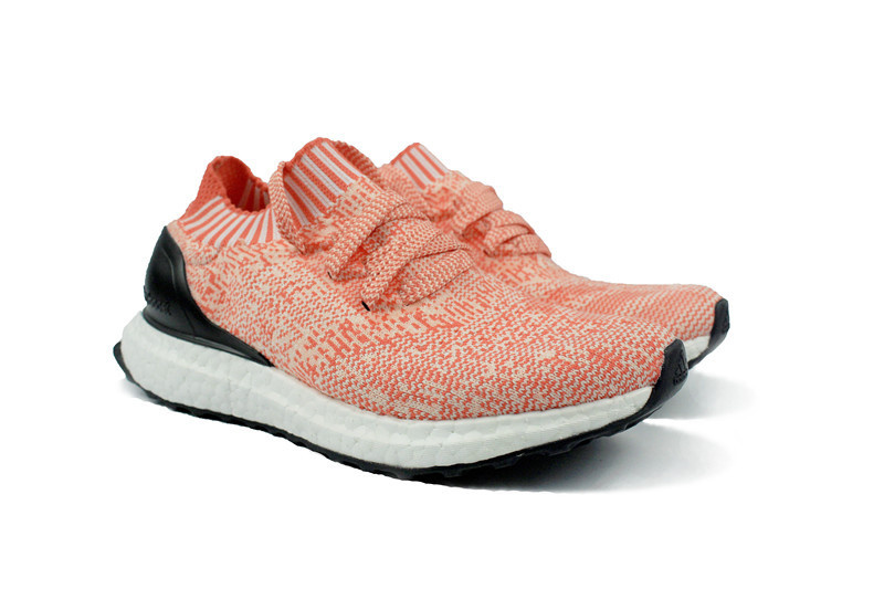 2017 Popular Vension Ultra Boost 1: 1 Sports Running Shoes for White and Pink Color