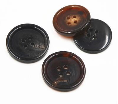 High Quality Best Price 4 Holes Real Horn Button Garment