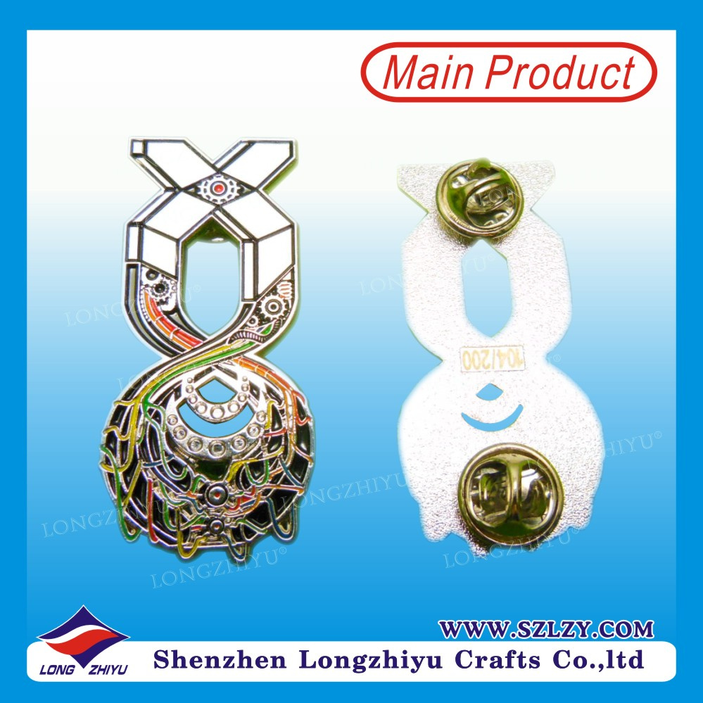 Full Color Casting Unique Hollow out Design Pin Badge