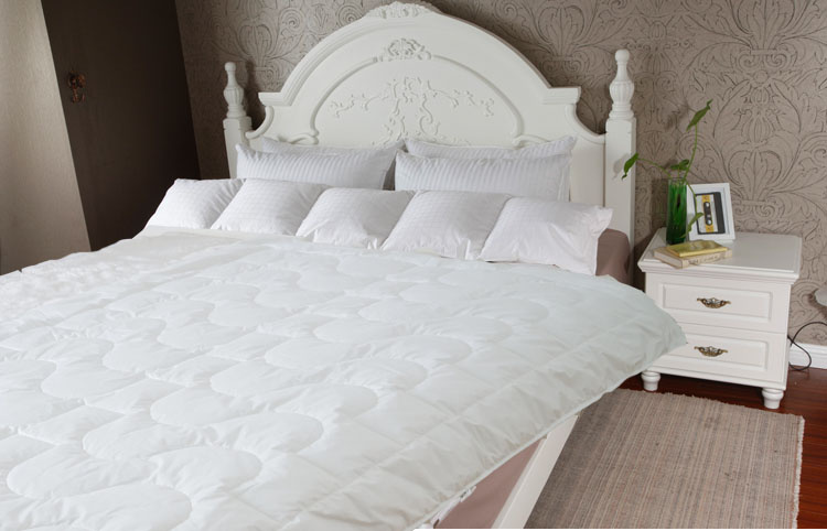 Super Soft Lamb Wool Quilt for Good Sleeping