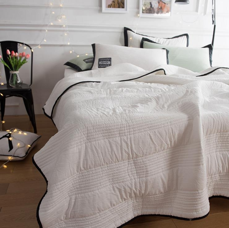 Bedding Comforter Set Light Weight Quilt Quality Hotel Bedspread for Customized