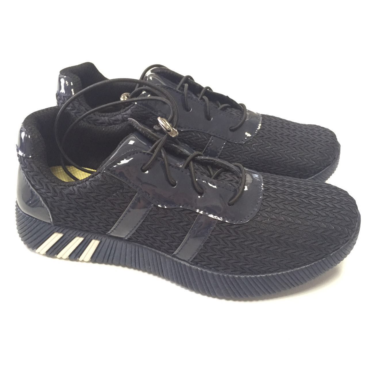 Casual and Comfortable Durable Breathable Injection Molded Shoes with PVC