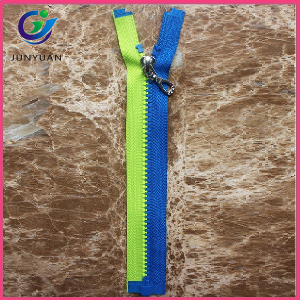 Zipper with Semi Auto Lock Slider for Garment