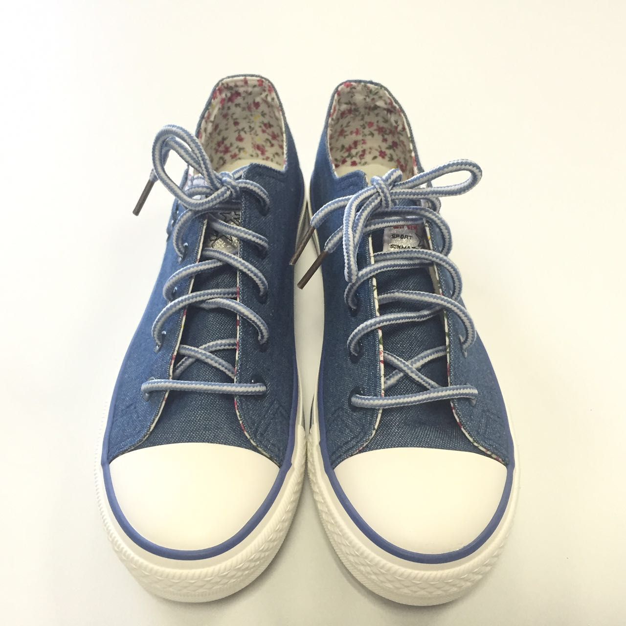 2107best Sell Casual and Comfortable Canvas Shoes Many Colors Leisure Shoes