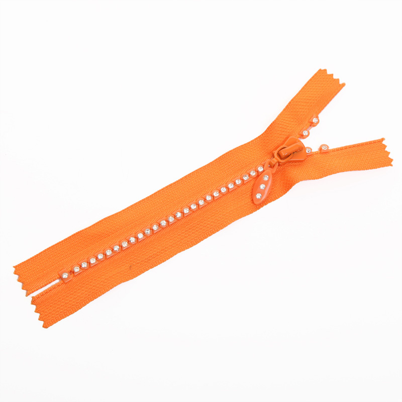 No. 3 Plastic Zipper Close End with Diamond Teeth