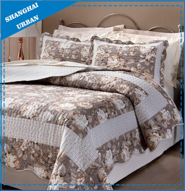 Gray Rose Pattern Polyester Quilted Bedspread Set
