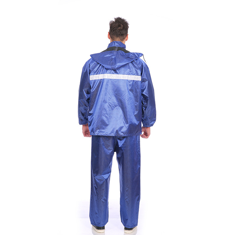 Polyester Hooded Waterproof Raincoat with Mesh Layer Inside