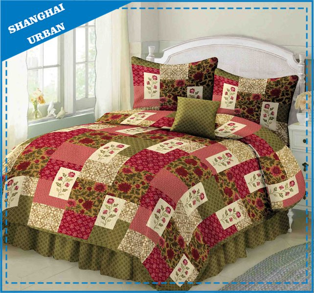 Rose Lawn Printed Polyester Patchwork Quilt