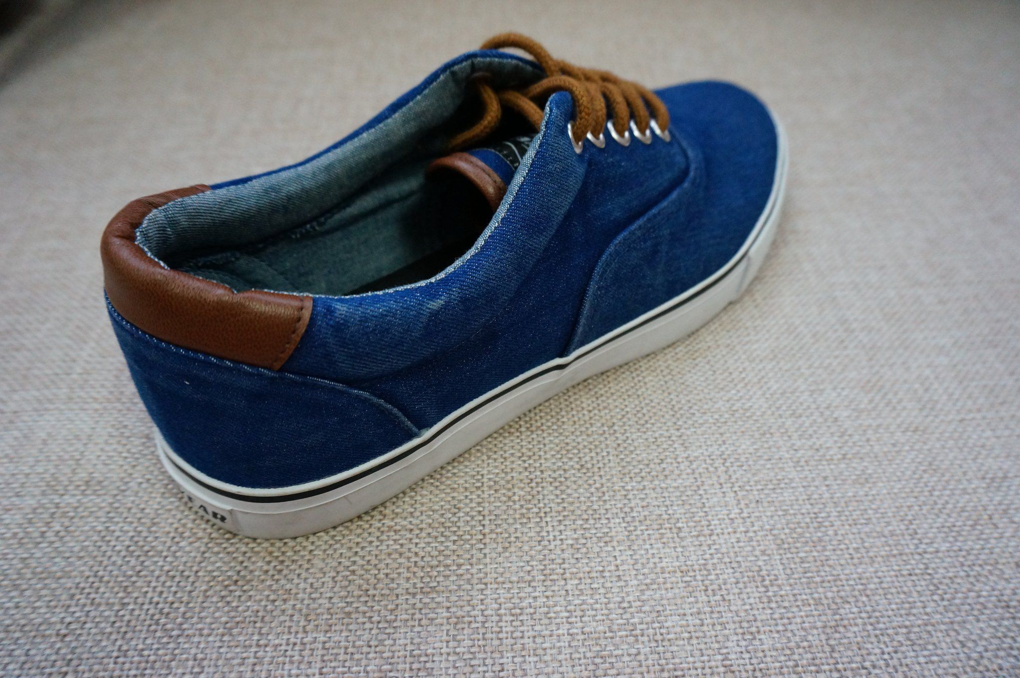 New Design Casual and Comfortable Canvas Shoes Best Sell
