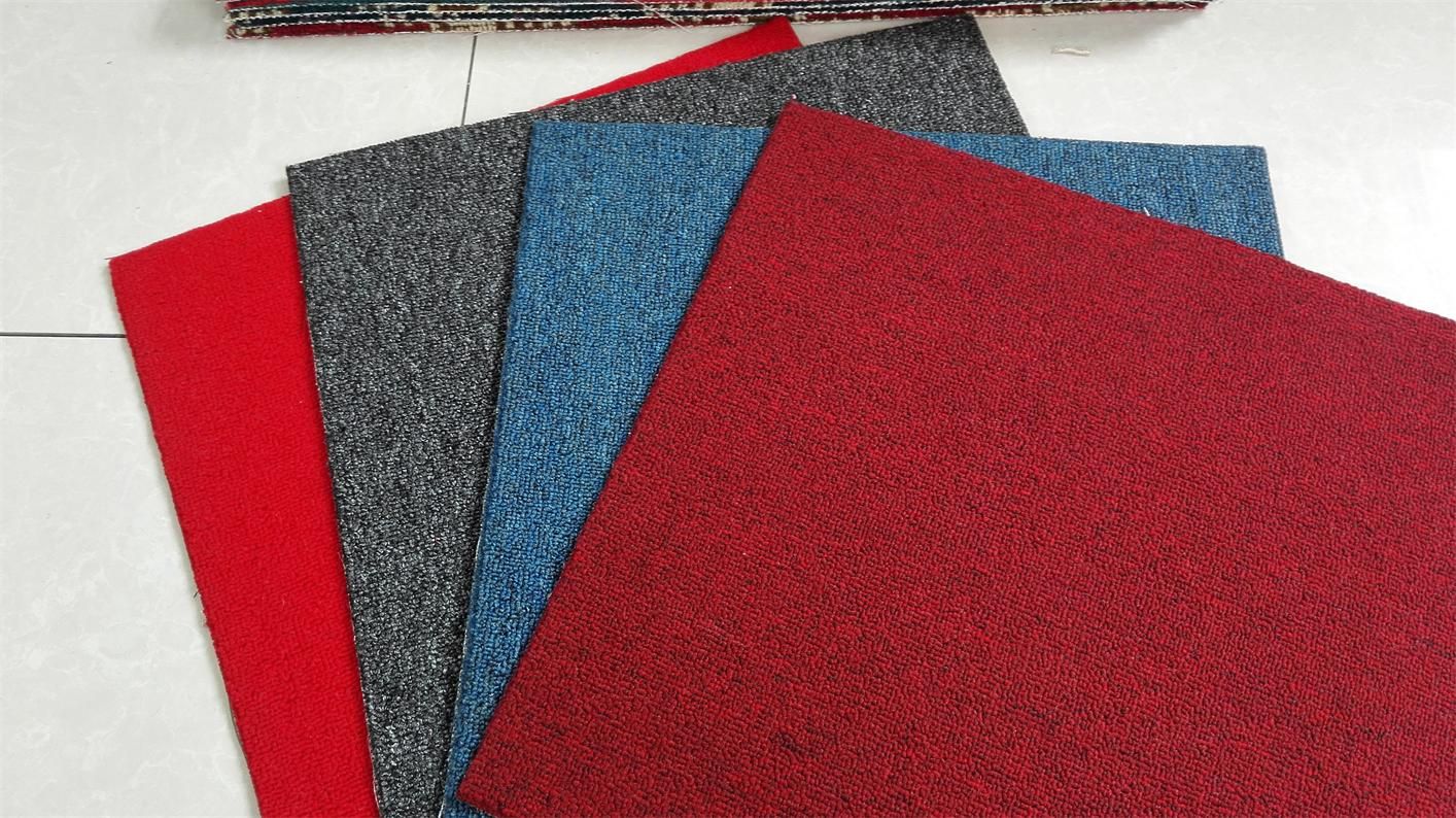 Colorful Hotest Sale 100% PP Machine Made Popular Tufted Carpet